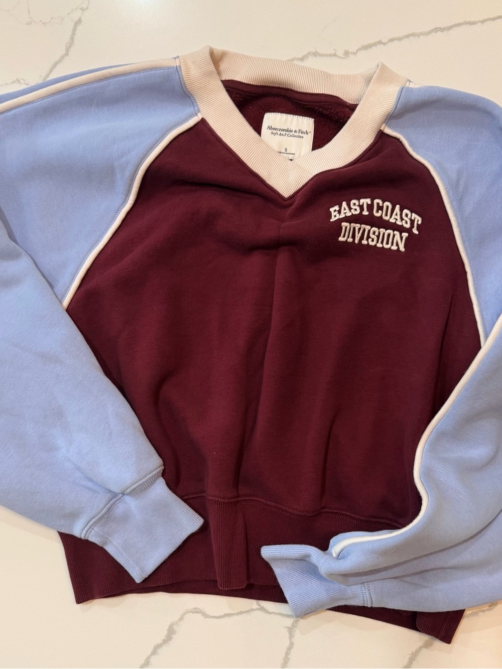 Abercrombie & Fitch Burgundy and Cream V-Neck Pullover